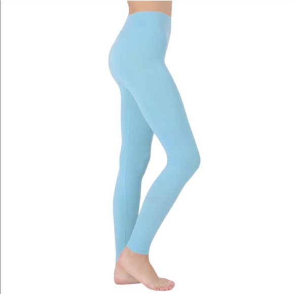 Zenana Outfitters Pants - Plus Size Seamless Capri Leggings